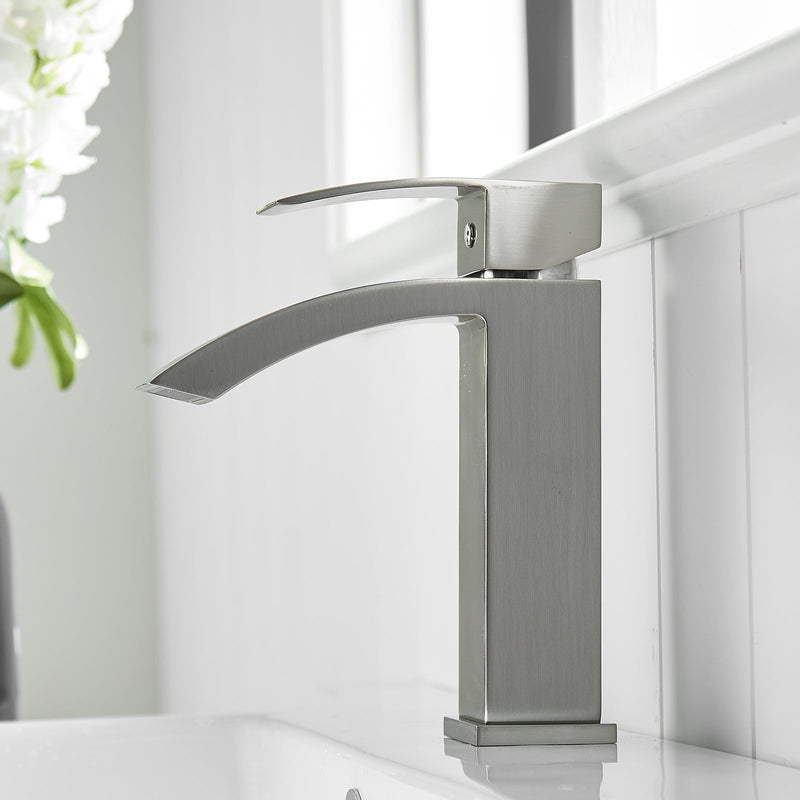 Single Handle Single Hole Bathroom Faucet