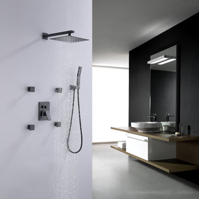 Luxurious Balanced Valve Shower System With 4 PCS Body Jets