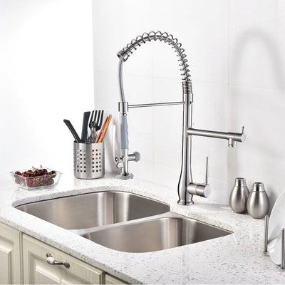 Single Handle Pull Down Sprayer Kitchen Faucet with 360℃ Rotation in Brushed Nickel