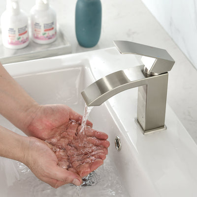 Single Hole Bathroom Faucet